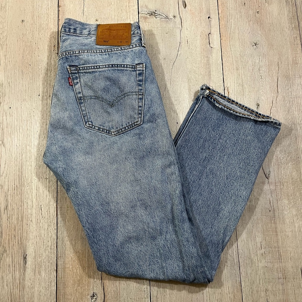 Levi’s Premium 501 Size 32x32 Light Wash